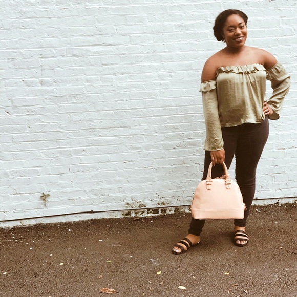 Meet the Posher - Picture 1 of 4